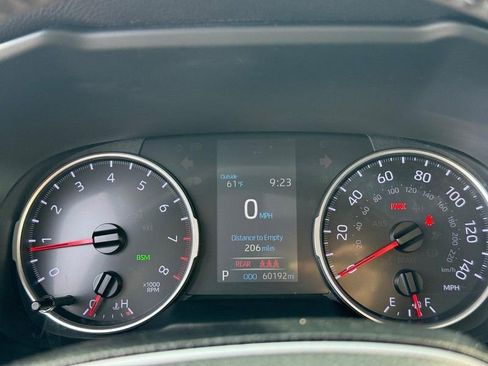 Used 2019 Toyota RAV4 XLE w/ Convenience Package AWD/4WD image 21