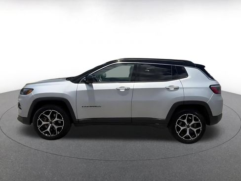 Used 2025 Jeep Compass Limited AWD/4WD image 9