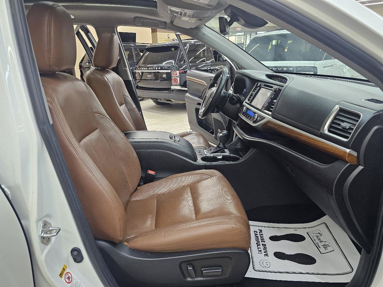 Used 2019 Toyota Highlander Limited Platinum FWD image 22