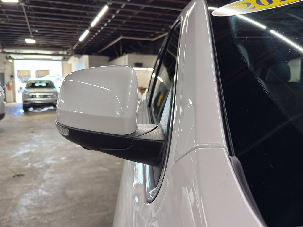 Used 2021 Jeep Grand Cherokee Summit AWD/4WD image 12