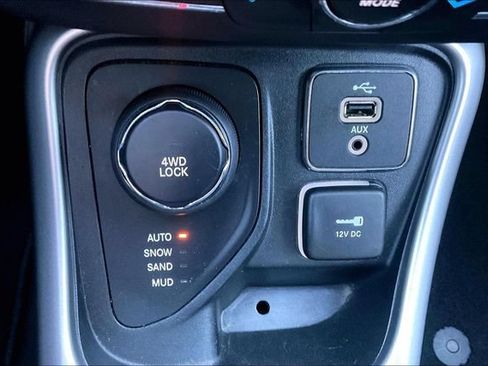 Used 2018 Jeep Compass Latitude w/ Popular Equipment Group AWD/4WD image 24