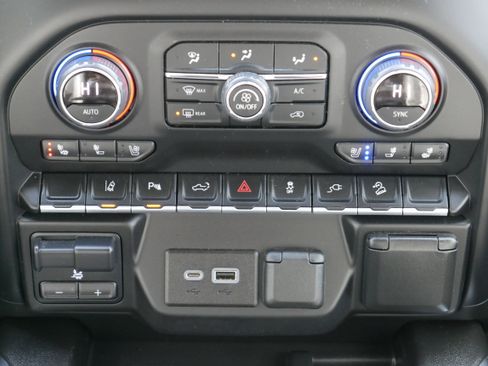 Certified 2022 Chevrolet Silverado 2500 High Country w/ Safety Package II image 23