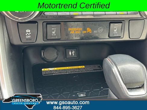 Used 2019 Toyota RAV4 XLE Premium AWD/4WD image 31