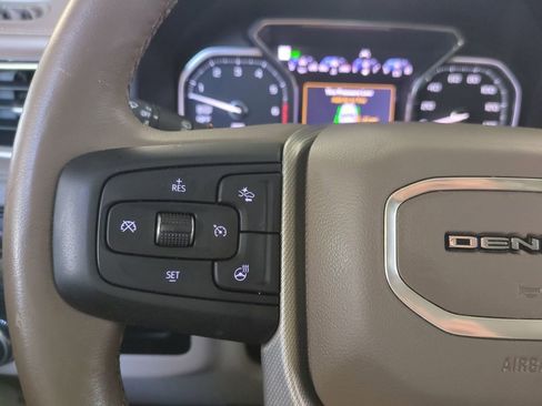 Used 2021 GMC Yukon XL Denali w/ Denali Premium Package image 34