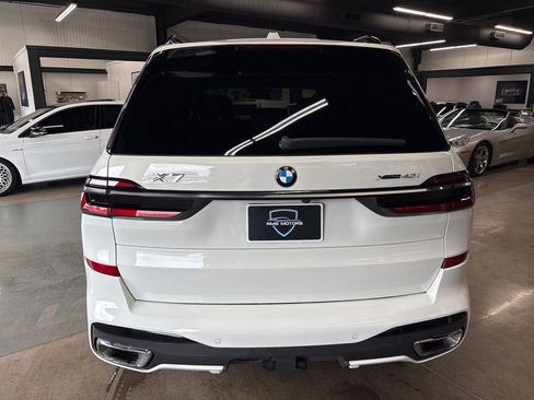 Used 2024 BMW X7 xDrive40i w/ M Sport Package AWD/4WD image 8