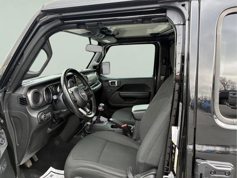 Used 2022 Jeep Gladiator Willys image 16