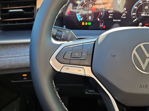 New 2026 Volkswagen Tiguan S image 15