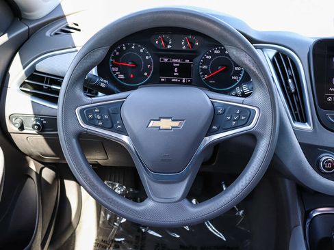 Used 2023 Chevrolet Malibu LT image 17