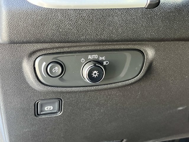 Used 2020 GMC Terrain SLE w/ Elevation Edition FWD image 28