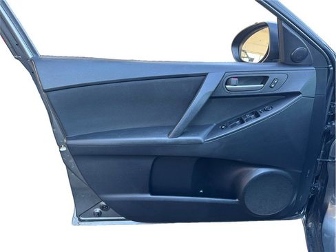 Used 2012 MAZDA MAZDA3 i Touring image 16