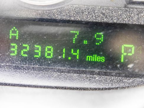 Used 2004 Ford Thunderbird RWD image 29