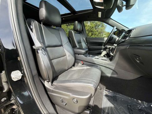 Used 2019 Jeep Grand Cherokee Limited w/ Luxury Group II AWD/4WD image 19