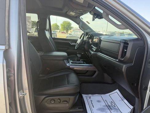 Used 2023 Chevrolet Silverado 1500 LTZ AWD/4WD image 11
