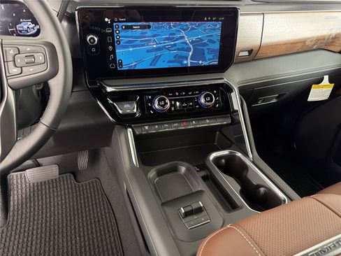 New 2026 GMC Sierra 2500 Denali Ultimate AWD/4WD image 29