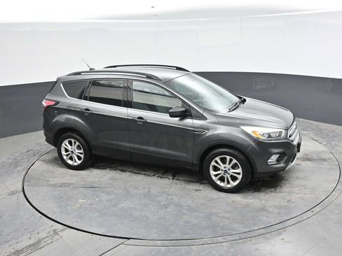 Used 2017 Ford Escape SE w/ Equipment Group 201A AWD/4WD image 19