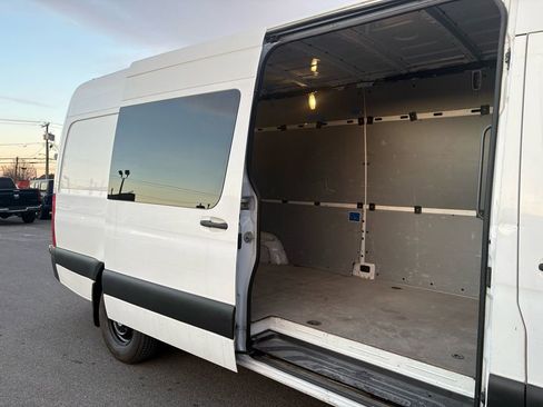 Used 2020 Mercedes-Benz Sprinter 2500 image 15