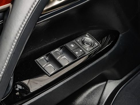 Used 2019 Lexus LX 570 4WD w/ Luxury Package image 37