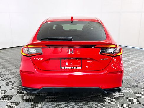 Used 2023 Honda Civic Sport image 4