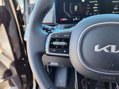 New 2025 Kia Carnival SX image 23