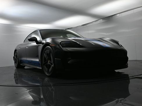 Certified 2025 Porsche Taycan Turbo GT image 59