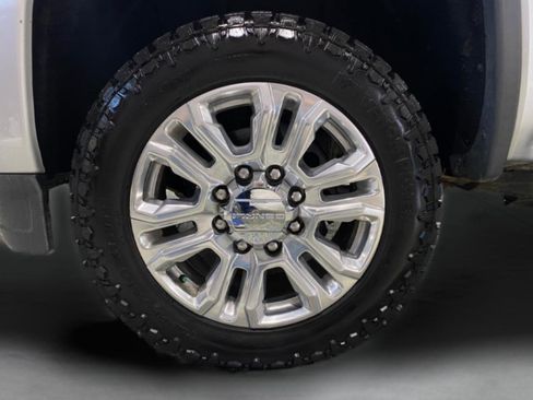 Used 2015 GMC Sierra 2500 Denali w/ Duramax Plus Package AWD/4WD image 31
