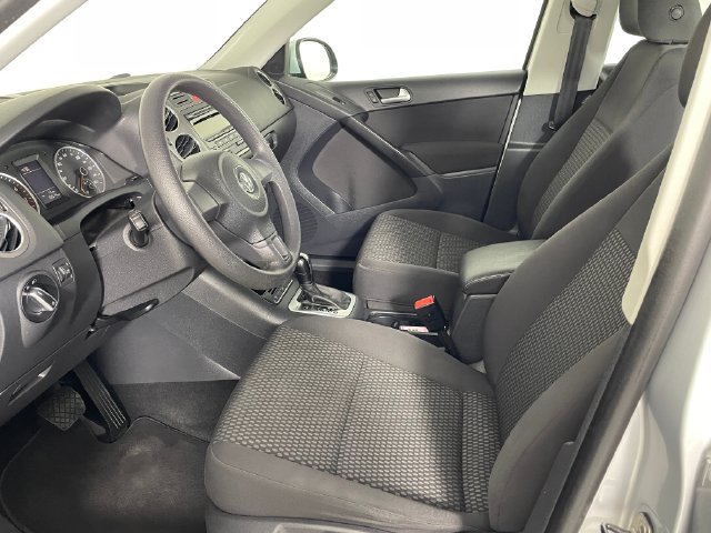 Used 2011 Volkswagen Tiguan S AWD/4WD image 2
