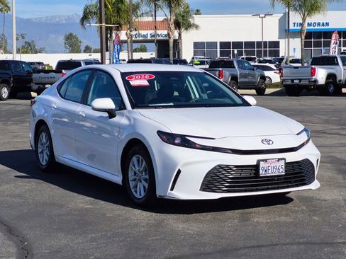 Used 2026 Toyota Camry LE w/ Convenience Package image 3