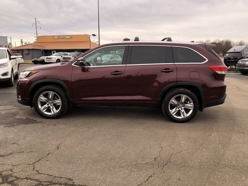 Used 2019 Toyota Highlander Limited image 3
