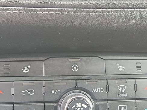 Used 2024 Dodge Durango SXT w/ 3rd Row Seating Group AWD/4WD image 36