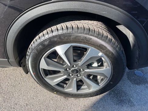 Used 2025 Ford Escape Platinum image 18