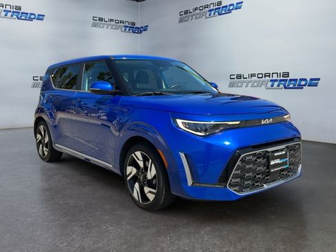 Used 2023 Kia Soul GT-Line w/ GT-Line Technology Package FWD image 3