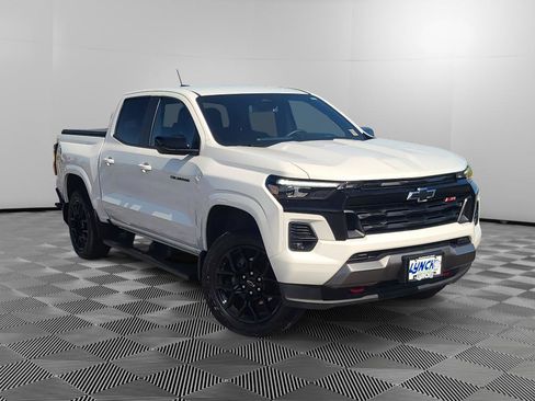 Used 2024 Chevrolet Colorado Z71 w/ LPO, Dark Essentials Package AWD/4WD image 5