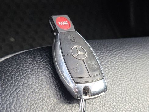 Used 2010 Mercedes-Benz GL 450 4MATIC image 29