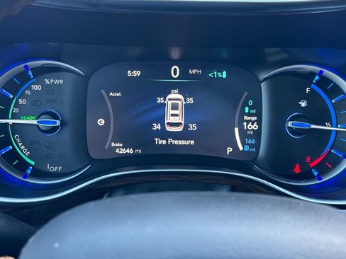 Used 2022 Chrysler Pacifica Pinnacle FWD image 29