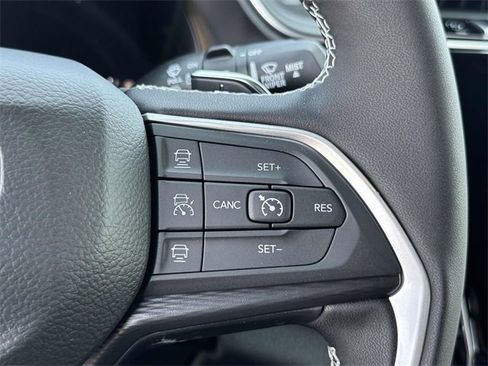 New 2025 Jeep Grand Cherokee L Laredo w/ Luxury Tech Group I image 10