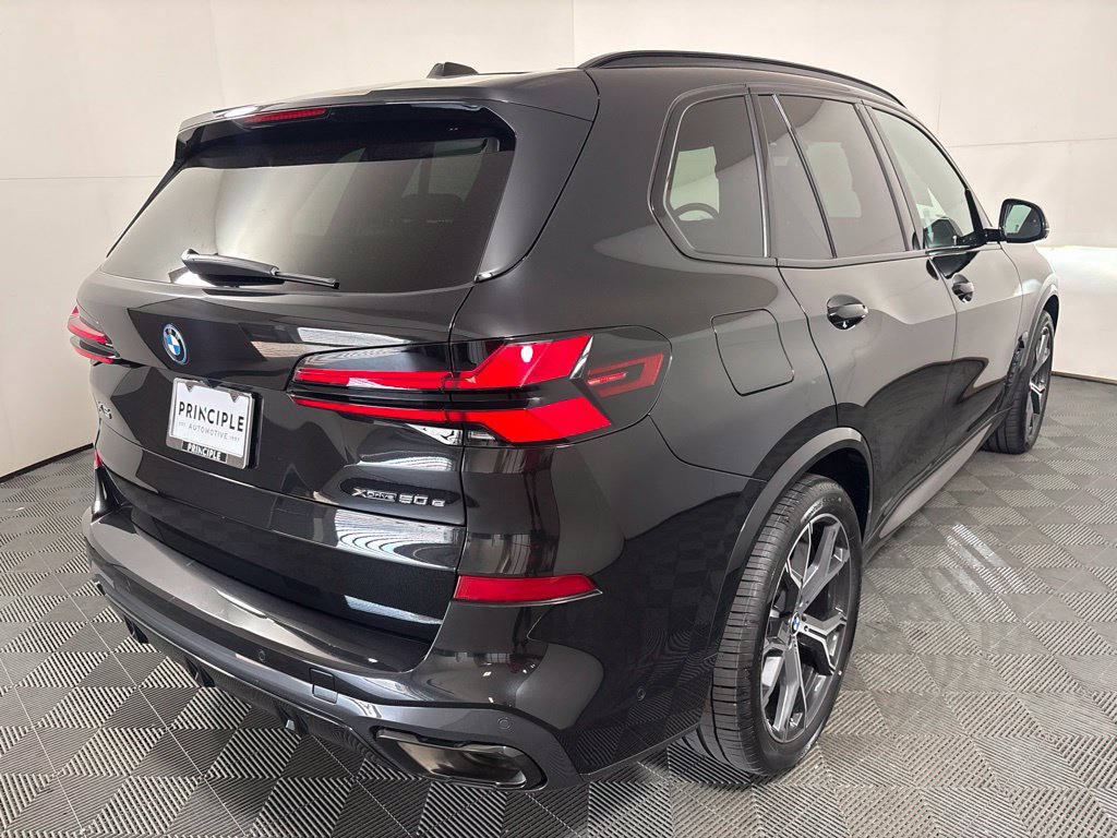 Certified 2026 BMW X5 xDrive50e w/ M Sport Package AWD/4WD image 5