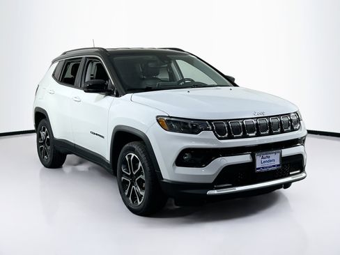 Used 2022 Jeep Compass Limited image 3