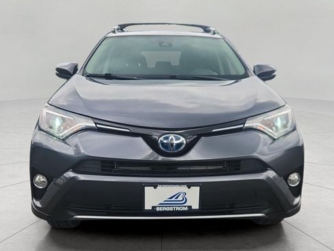 Used 2018 Toyota RAV4 XLE AWD/4WD image 4