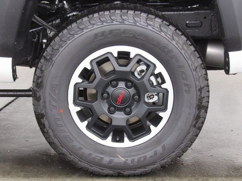 New 2025 Toyota Tacoma TRD Off-Road AWD/4WD image 34