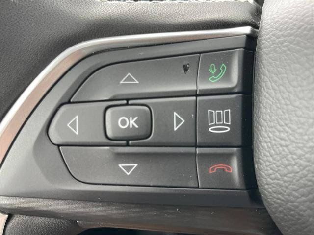 Used 2026 Jeep Grand Cherokee Laredo RWD image 21