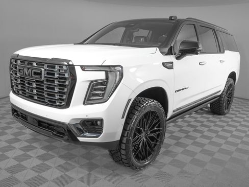 Used 2026 GMC Yukon XL Denali Ultimate AWD/4WD image 9