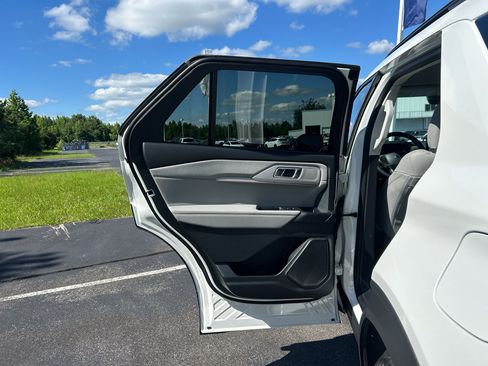 New 2026 Ford Explorer Active w/ Active Comfort Package RWD image 20