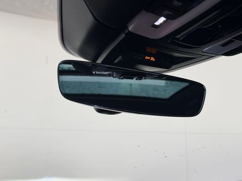 Used 2022 Porsche Cayenne AWD/4WD image 19