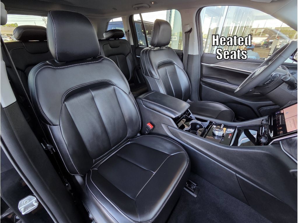Used 2023 Jeep Grand Cherokee Limited AWD/4WD image 47