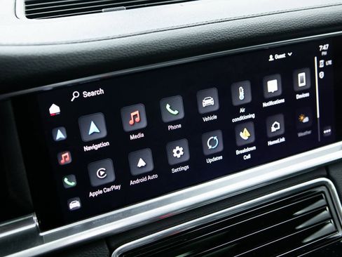 Certified 2022 Porsche Panamera Platinum Edition image 15