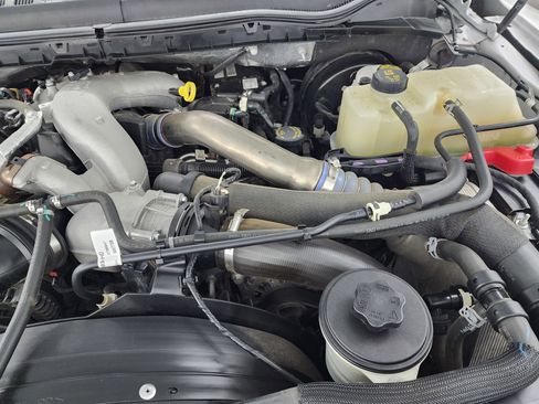 Used 2021 Ford F350 Lariat image 16