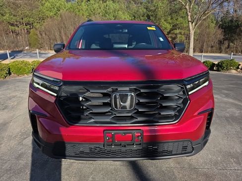 Used 2025 Honda Pilot Sport image 12