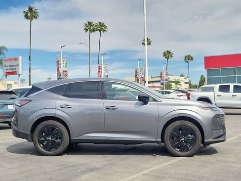 Used 2025 Nissan Murano SV image 32