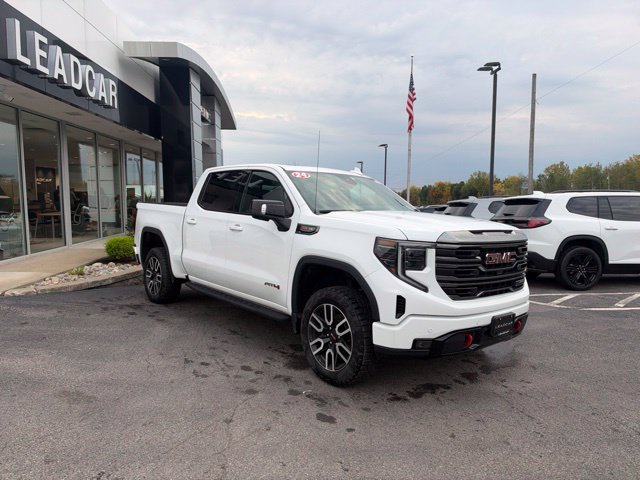 Used 2024 GMC Sierra 1500 AT4 w/ Technology Package AWD/4WD image 7