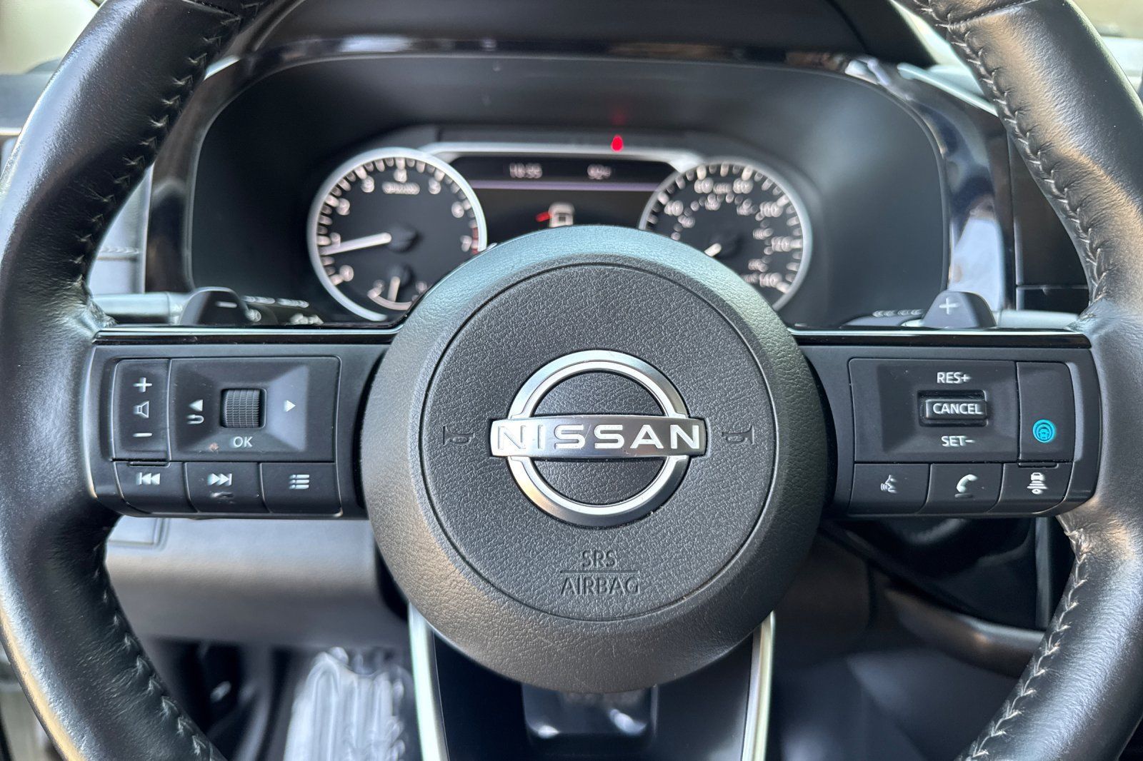 Used 2022 Nissan Pathfinder SL FWD image 31